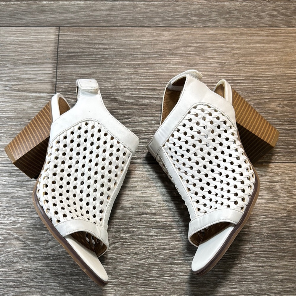 Women's White Heeled Sandals size 7